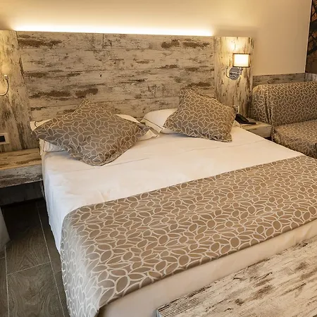 Hotell Ambassador 4*