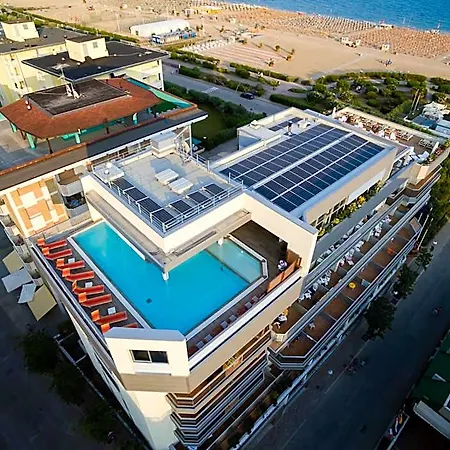 Ambassador Hotel 4*