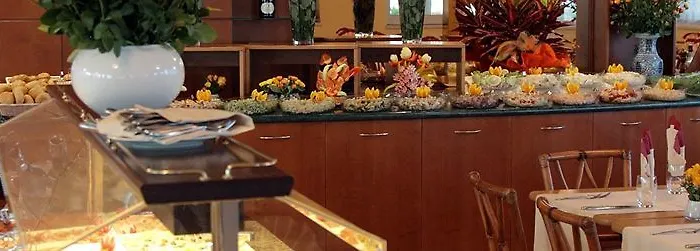 ホテル Ambassador 4*